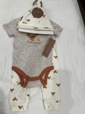 NWT 3pc Chick pea Hen Print 3-Piece Baby Bodysuit Set in Cream & Brown